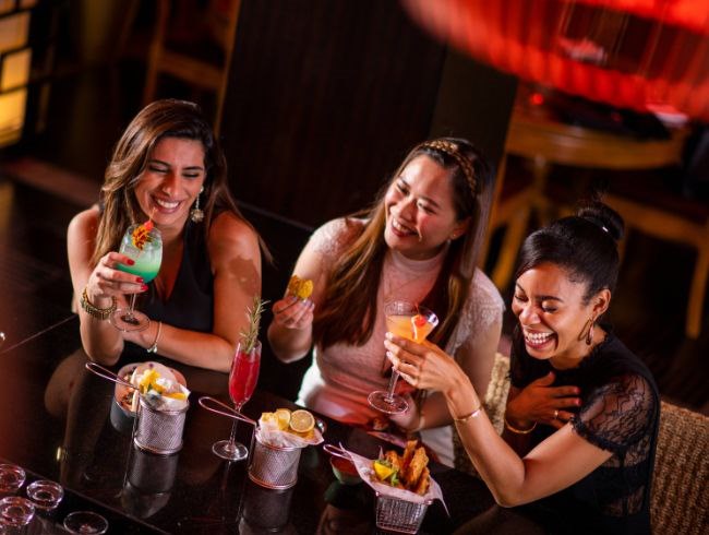 HAPPY HOUR