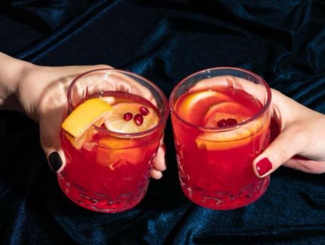 HAPPY HOUR